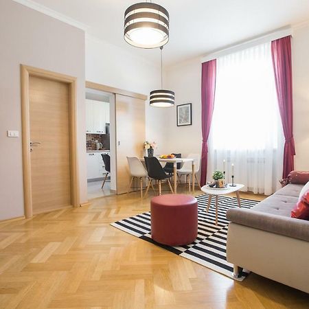 Апартаменты Angela Main Street Luxury Oasis & Free Parking Загреб Экстерьер фото