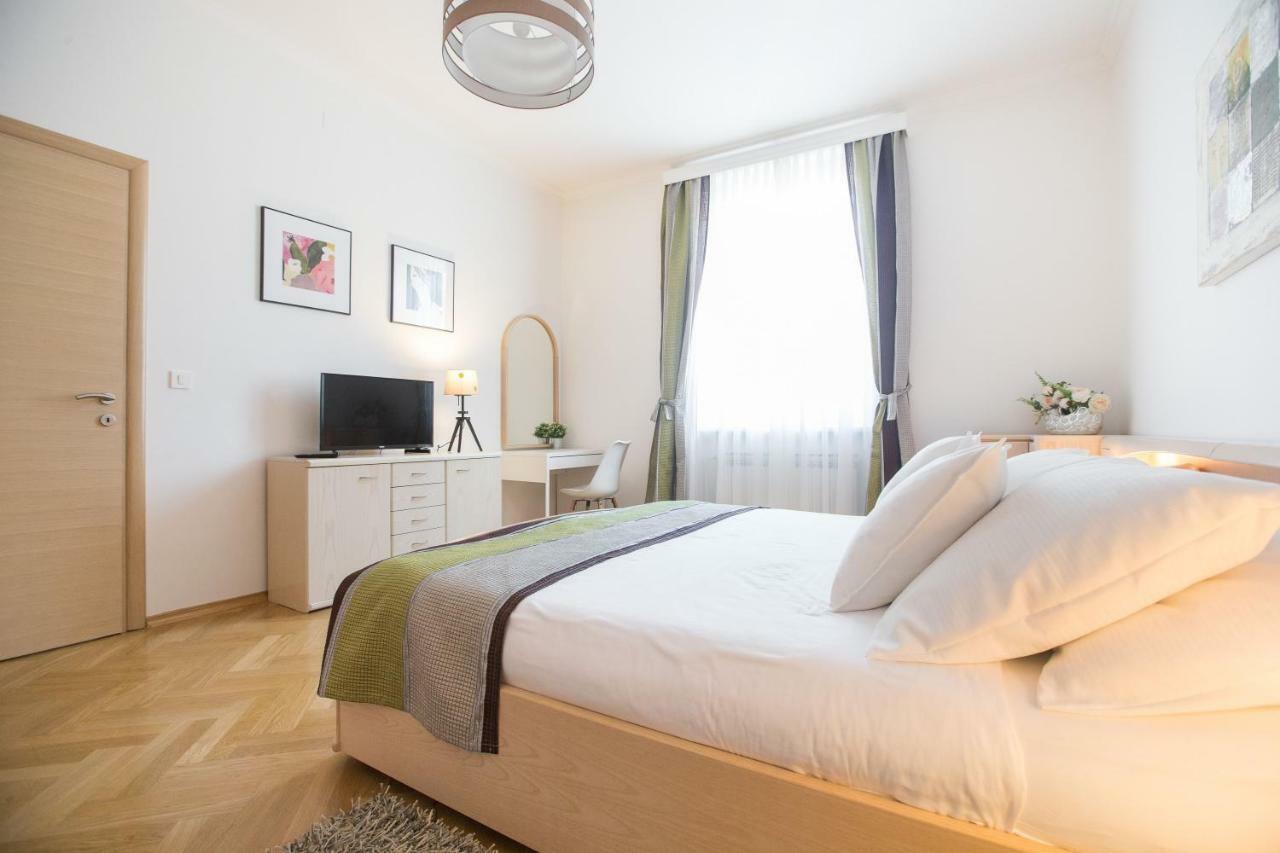 Апартаменты Angela Main Street Luxury Oasis & Free Parking Загреб Экстерьер фото