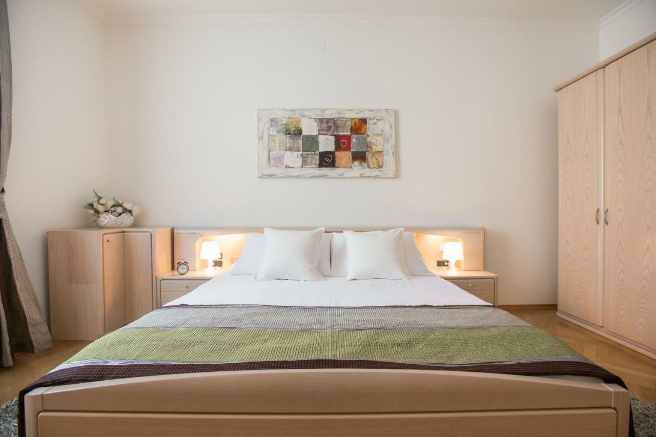 Апартаменты Angela Main Street Luxury Oasis & Free Parking Загреб Экстерьер фото